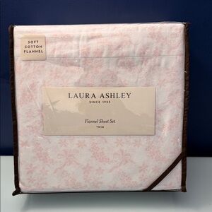 NWT Laura Ashley Cotton Flannel Sheets